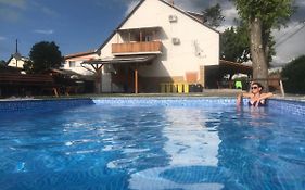 Famvarga Apartmanhaz